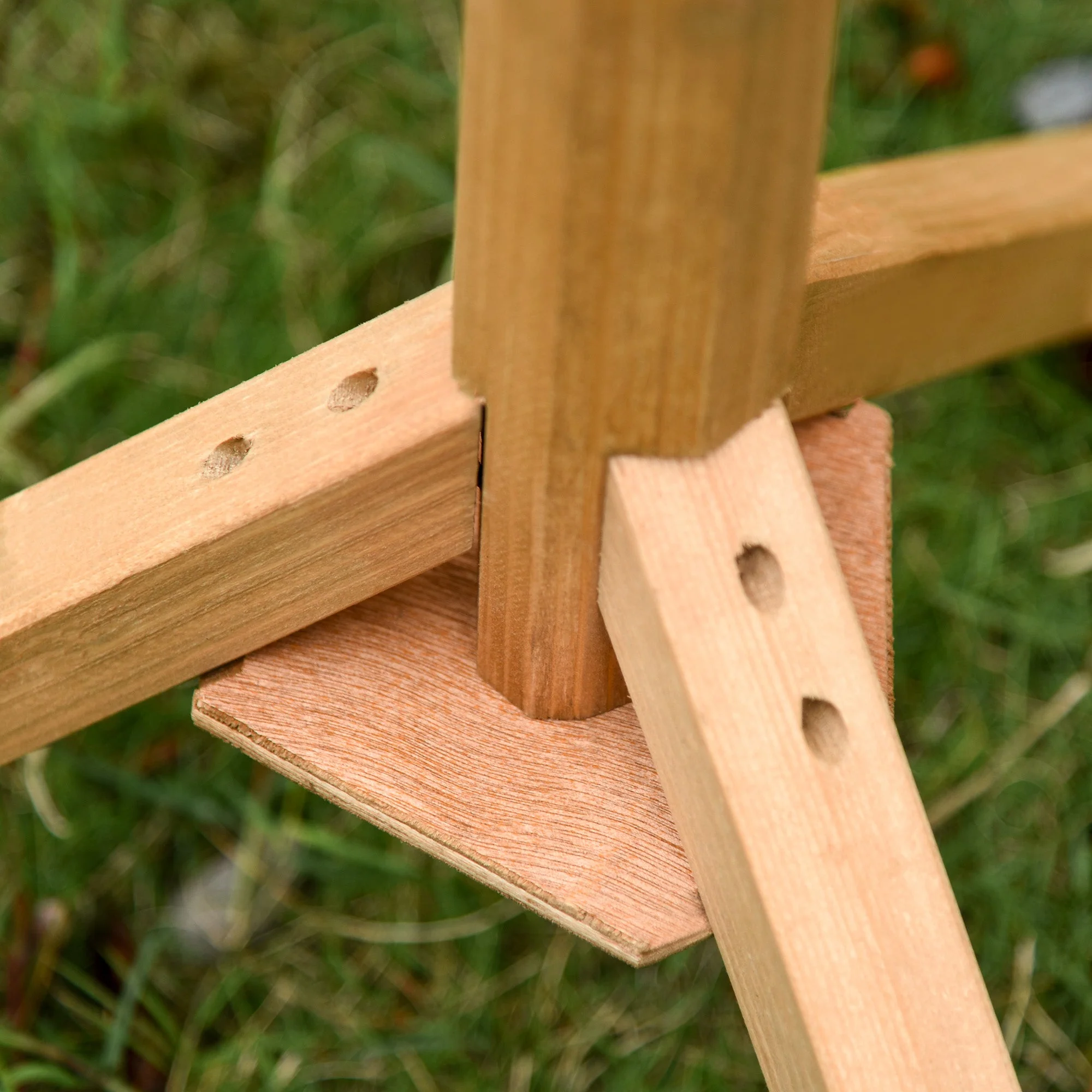 Tower 139cm Nesting Box & Feeder Table Natural by Pawhut - Image 9